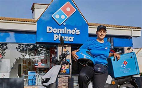 cuanto gana un repartidor de pizza dominos|Requisitos para trabajar en Domino´s Pizza .